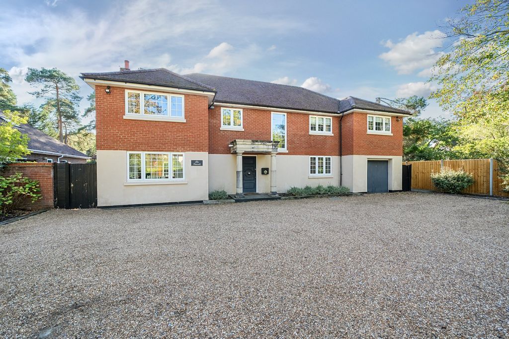 6 bed detached house for salePyrford, Surrey GU22