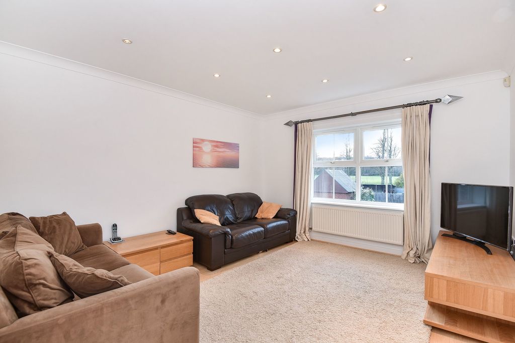 Additional image 2 of 2 bed flat for saleSt. Francis Close, Crowthorne, Berkshire RG45