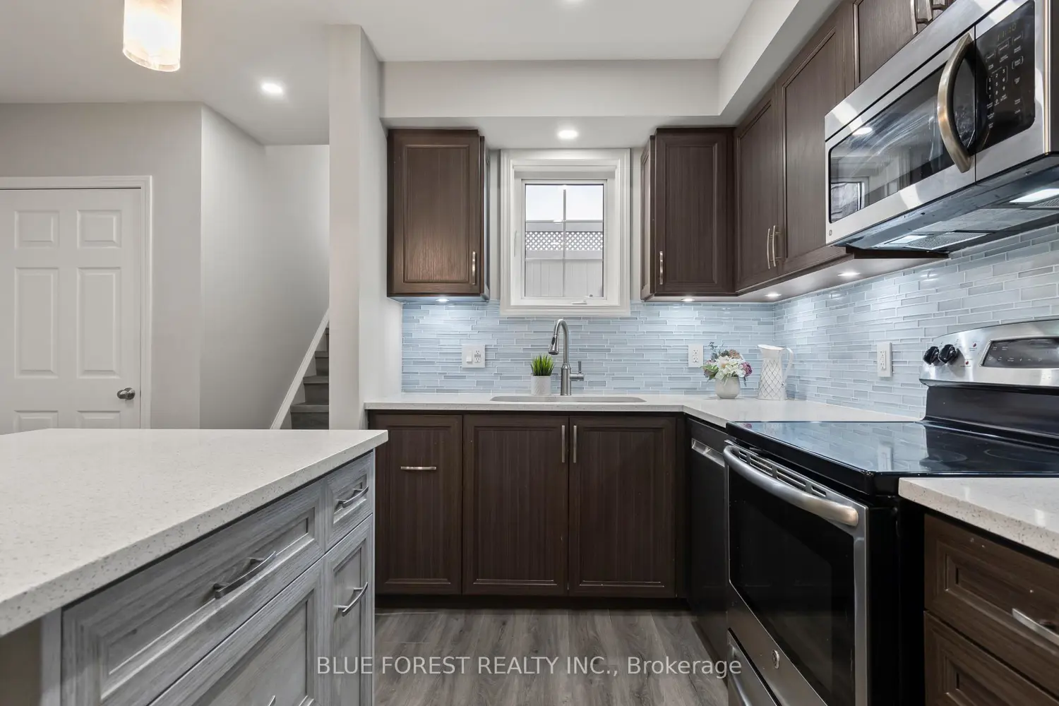 Additional image 5 of 3200 Singleton Avenue 50