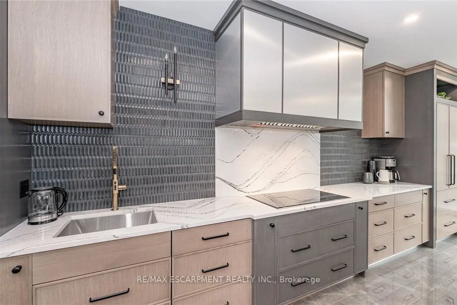 Additional image 11 of 2060 Lakeshore Road 1102
