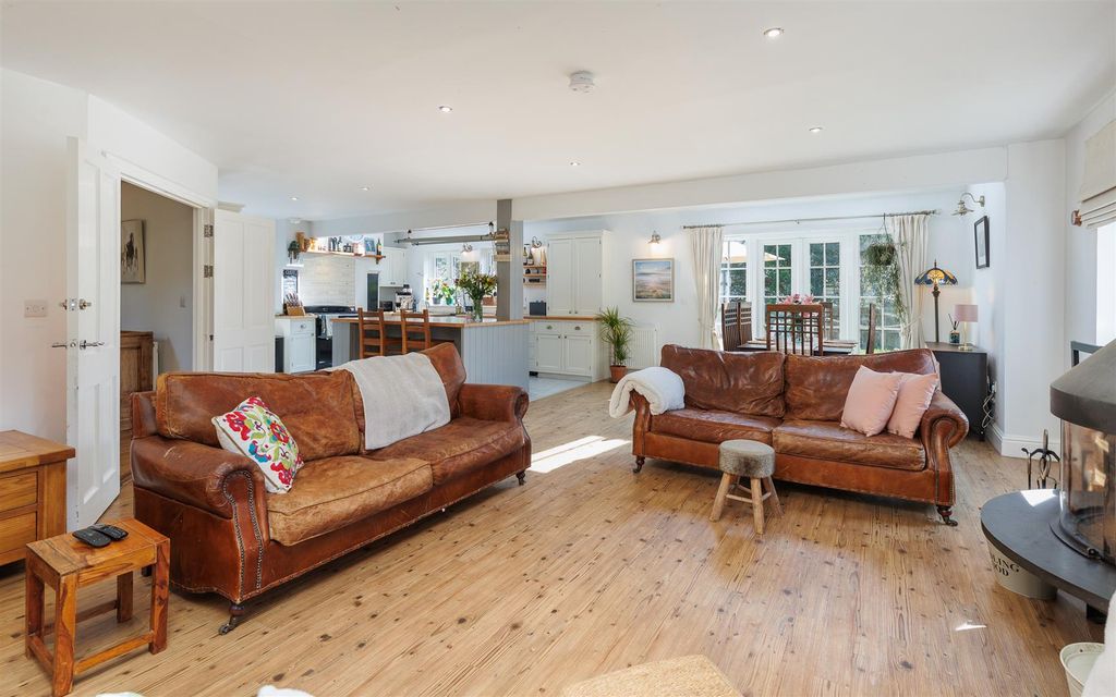 Additional image 5 of 6 bed detached house for saleCarisbrooke, Isle Of Wight PO30