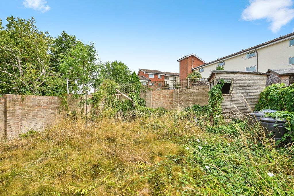 Additional image 15 of 6 bed semi-detached house for saleCastle Road, Newport, Isle Of Wight PO30