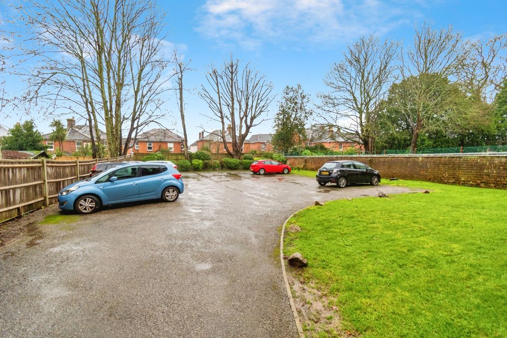 Additional image 13 of 2 bed flat for saleWestwood Road, Southampton, Hampshire SO17