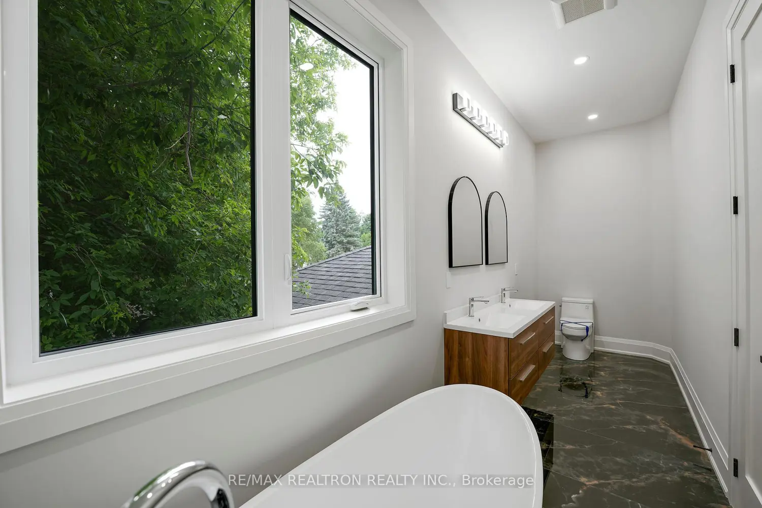 Additional image 8 of 105 Murray Drive