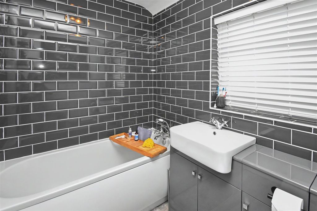 Additional image 22 of 4 bed detached house for saleStonepit Drive, Cottingham, Market Harborough LE16