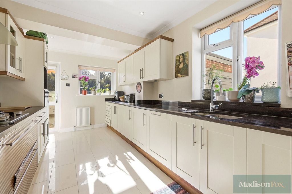 Additional image 9 of 4 bed detached house for saleKendal Close, Woodford Green IG8