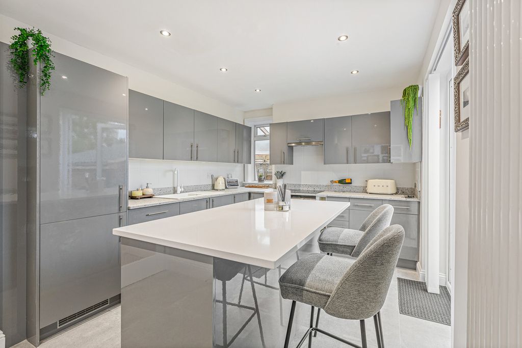 Additional image 9 of 3 bed detached house for salePine Road, Glenfield LE3