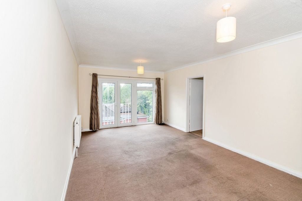 Additional image 4 of 2 bed flat for saleBrookvale Road, Southampton, Hampshire SO17