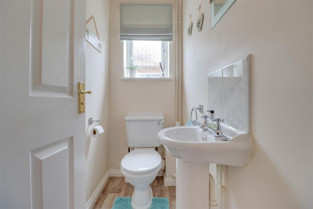 Additional image 27 of 4 bed detached house for saleFriern Walk, Wickford SS12