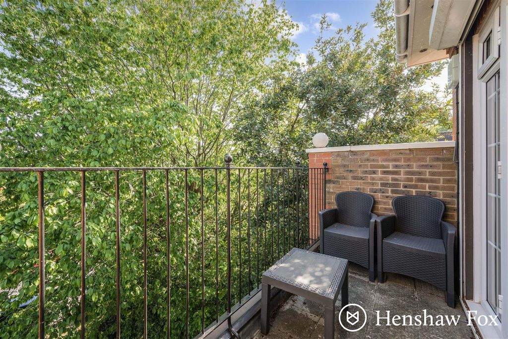 Additional image 2 of 2 bed flat for saleWinn Road, Southampton, Hampshire SO17