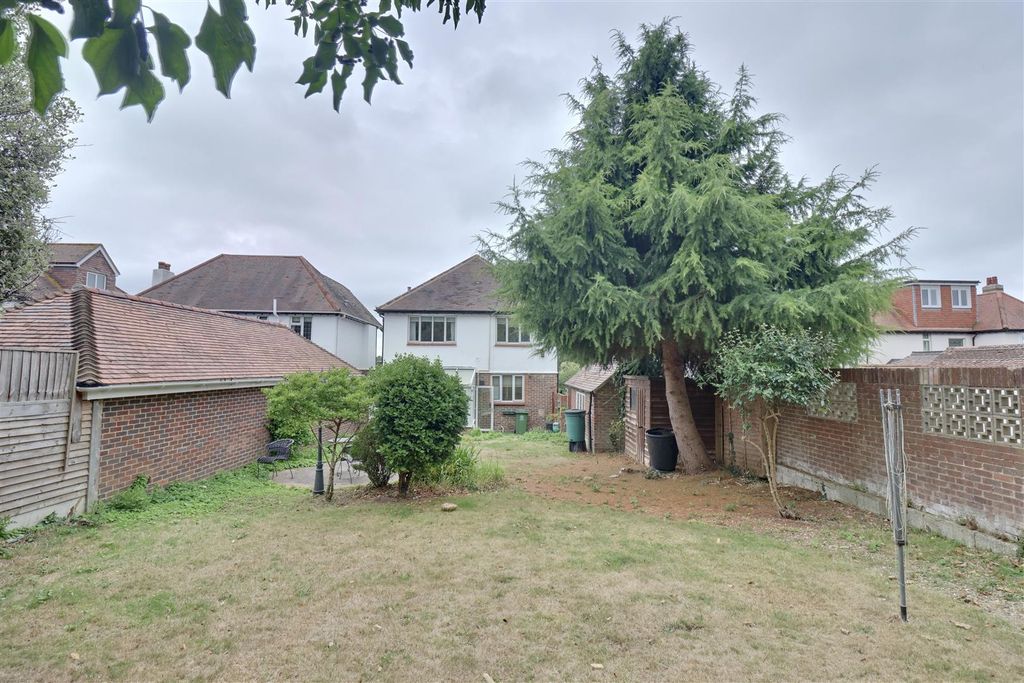 Additional image 22 of 4 bed property for saleHavant Road, Farlington, Portsmouth PO6
