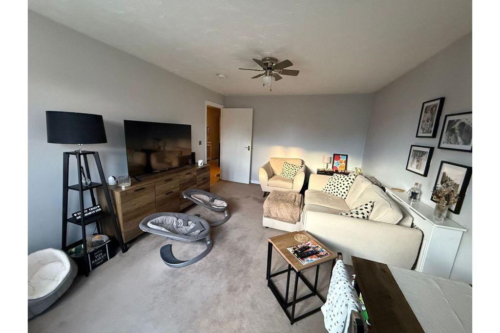 Additional image 7 of 2 bed flat for saleBrowning Drive, Wickford SS12