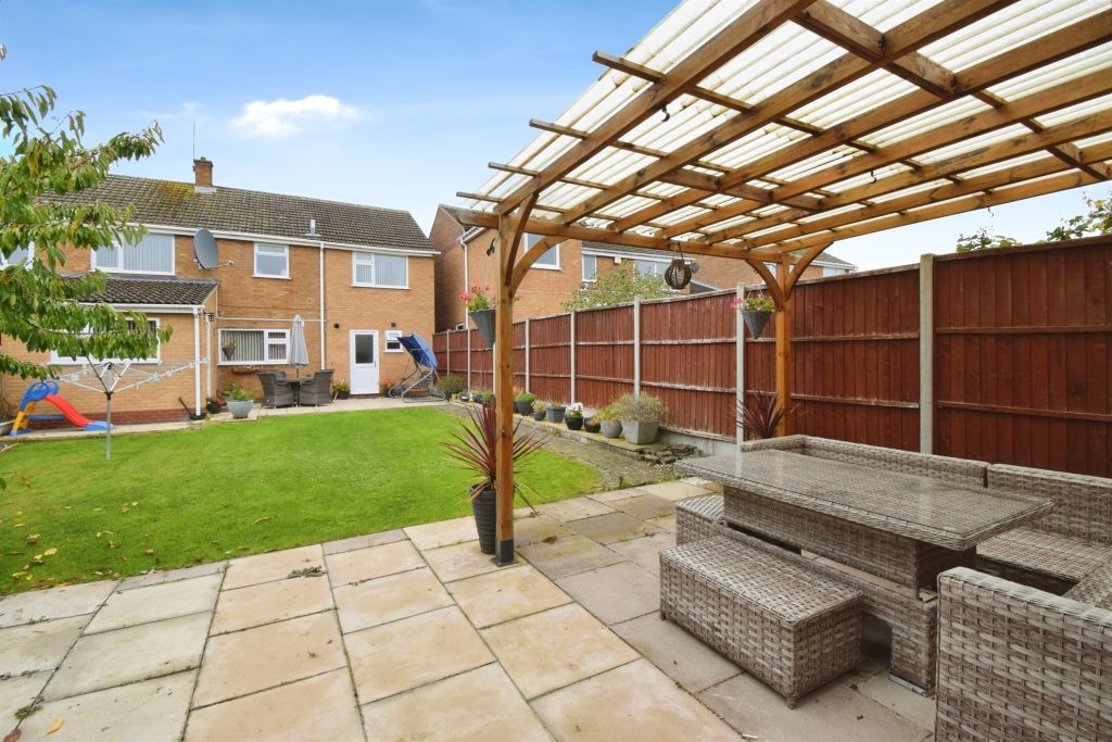 Additional image 16 of 5 bed semi-detached house for saleRedruth Avenue, Wigston LE18