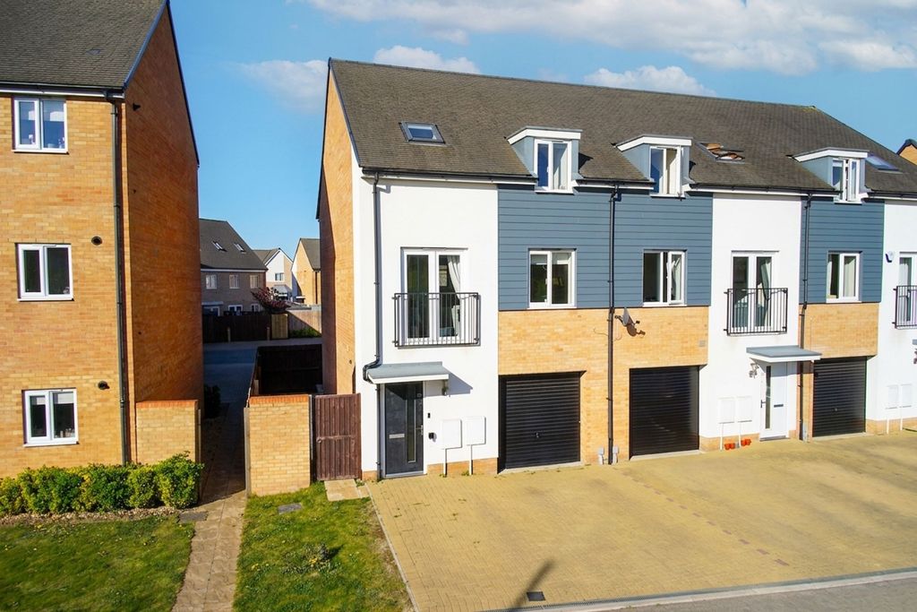 Additional image 2 of 4 bed end terrace house for saleJutland Rise, Wymondham NR18