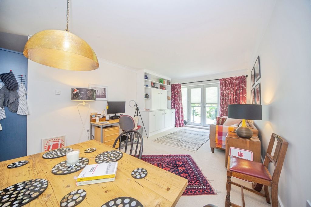 Additional image 3 of 2 bed flat for saleWinn Road, Southampton, Hampshire SO17