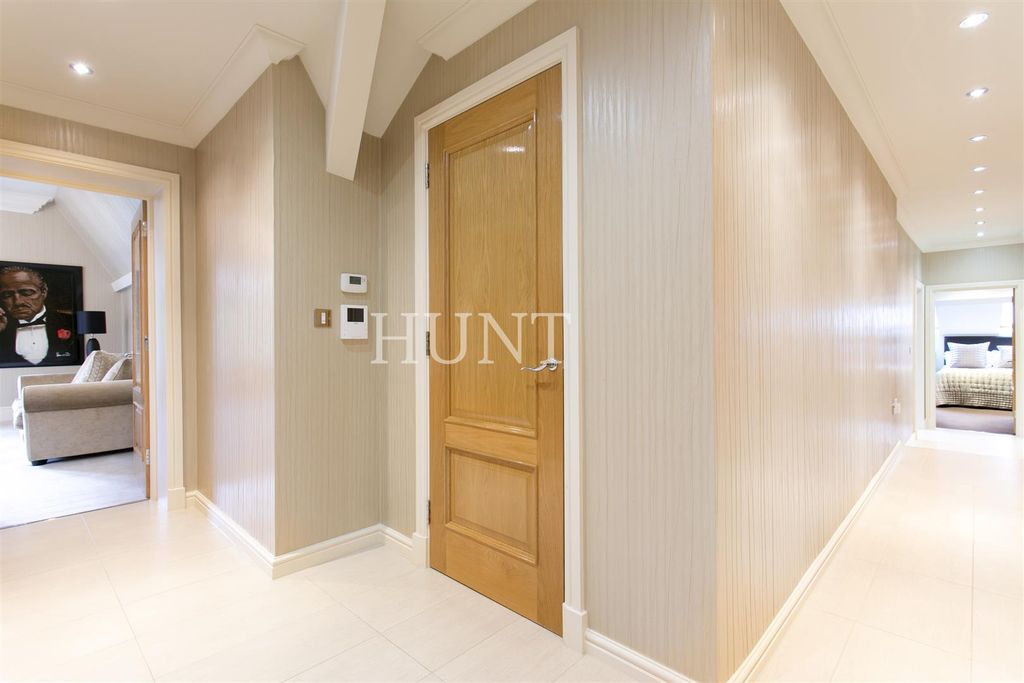 Additional image 6 of 2 bed flat for saleMontague House, Repton Park, Woodford Green, Essex IG8
