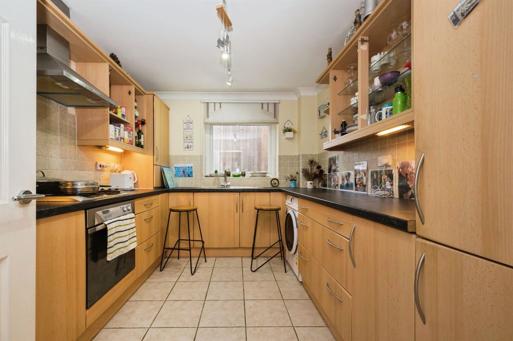 Additional image 3 of 2 bed flat for saleRegents Park Road, Southampton SO15