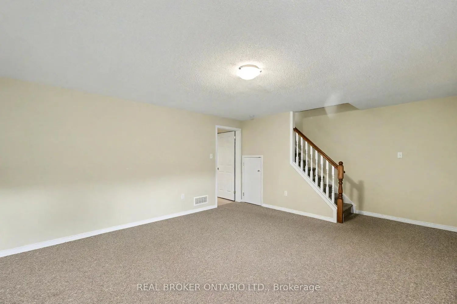 Additional image 11 of 1535 Trossacks Avenue 4