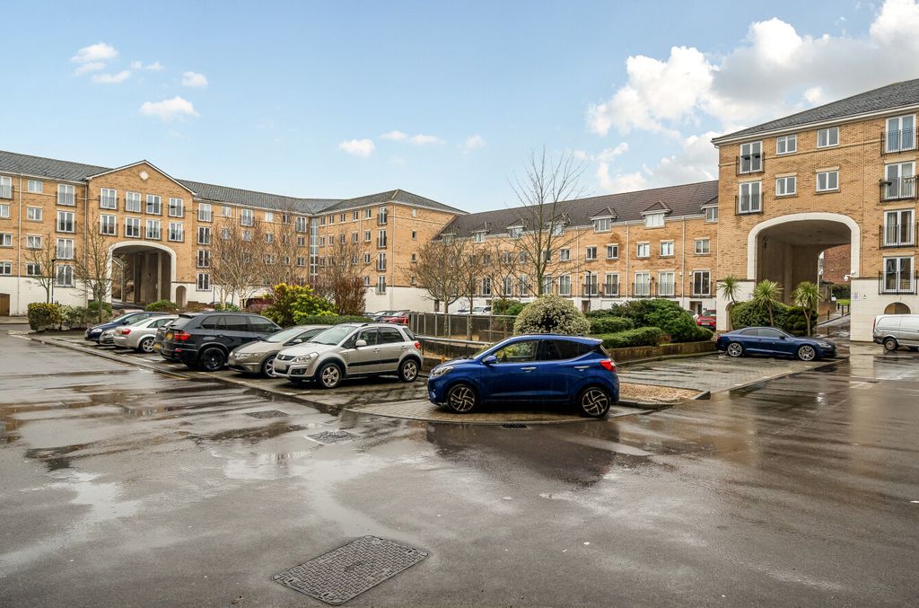 Additional image 15 of 2 bed flat for saleThe Dell, Southampton, Hampshire SO15