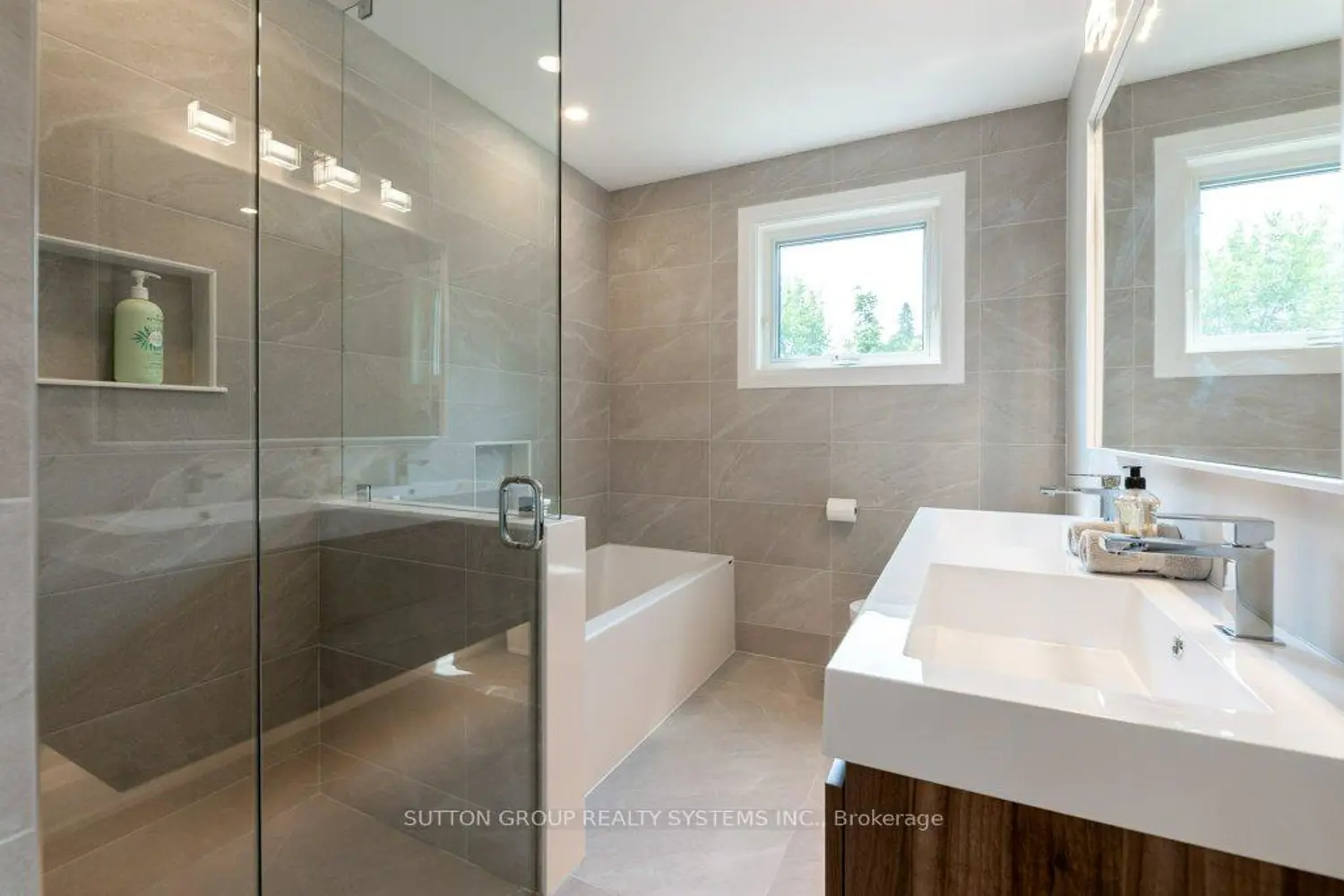 Additional image 6 of 1264 Landfair Crescent