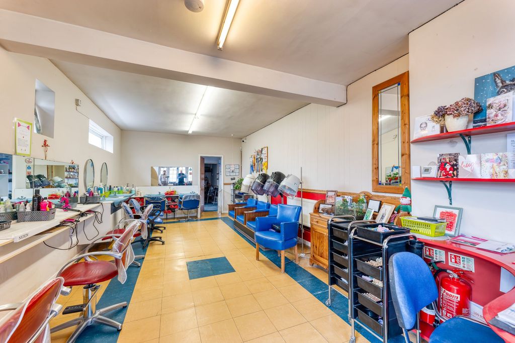 Additional image 2 of 4 bed flat for saleGateford Road, Worksop S81