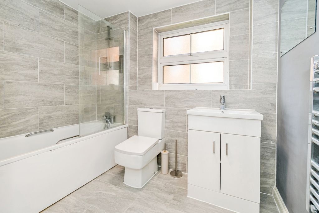 Additional image 11 of 2 bed flat for saleRollesbrook Gardens, Southampton, Hampshire SO15