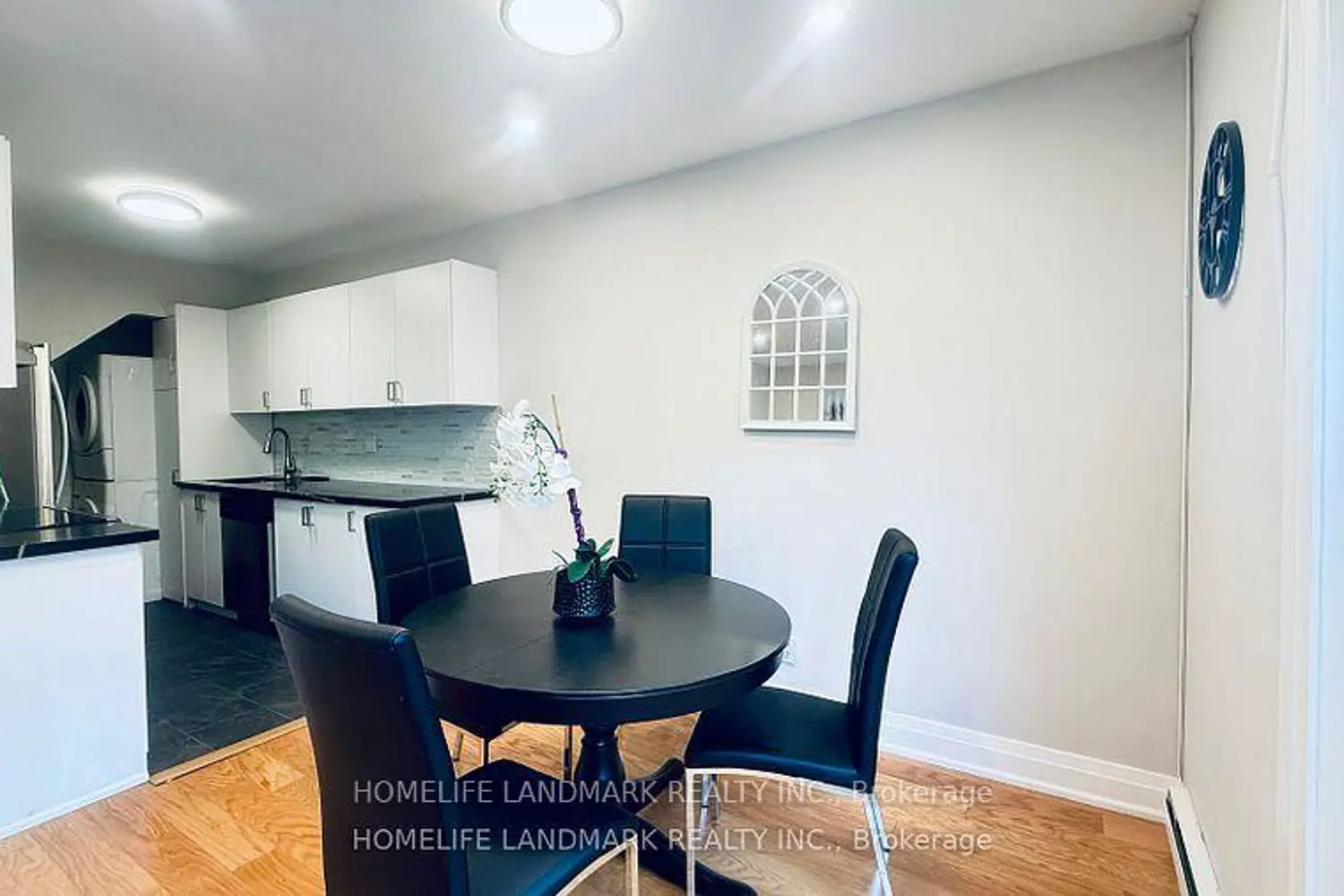 Additional image 7 of 5879 Bathurst Street 213