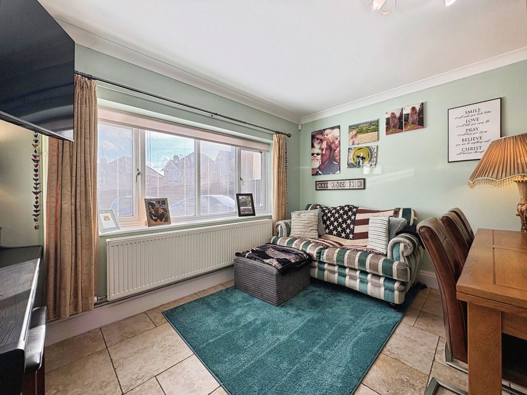 Additional image 6 of 6 bed detached house for saleSwallowcliffe Gardens, Yeovil BA20