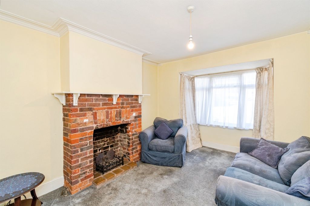 Additional image 2 of 2 bed end terrace house for saleWoodside Road, Southampton SO17