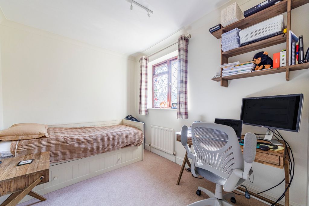 Additional image 35 of 5 bed detached house for salePyrford, Surrey GU22