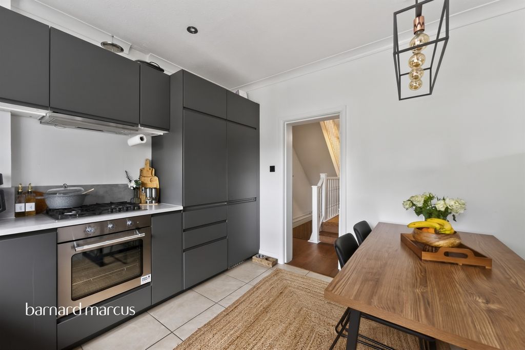Additional image 3 of 2 bed maisonette for saleWashington Road, Worcester Park KT4