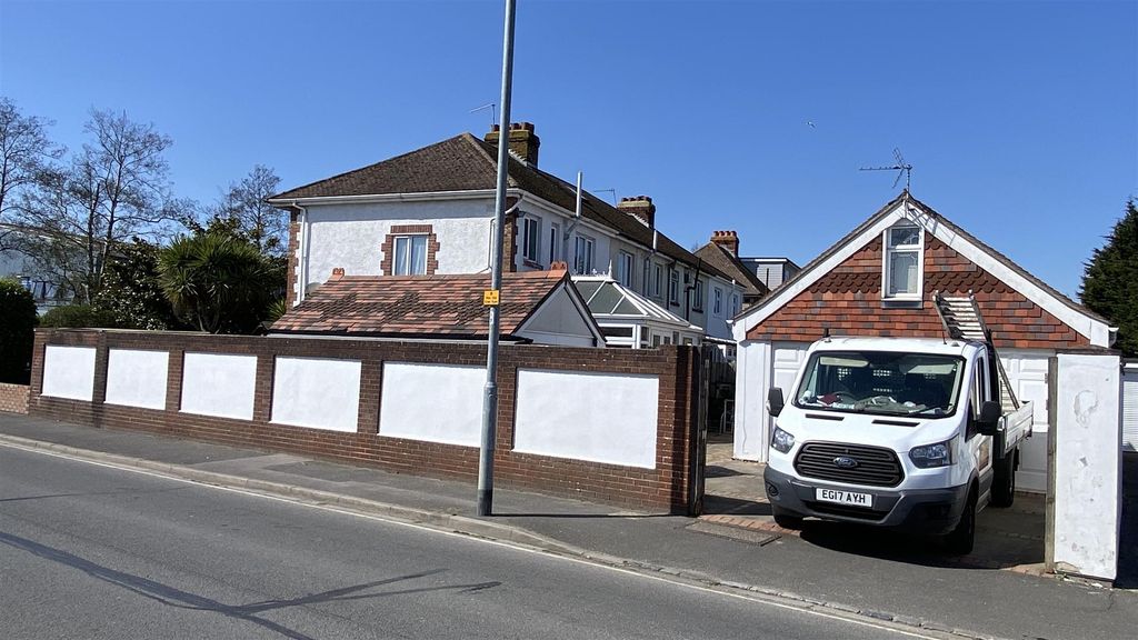 Additional image 3 of 4 bed property for saleWaterworks Road, Portsmouth PO6