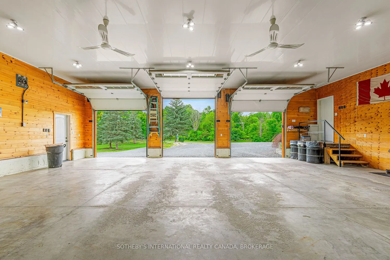 92 Reynolds Road photo 3