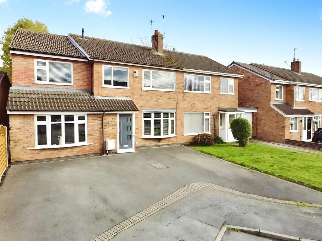 4 bed semi-detached house for saleBearsden Crescent, Hinckley, Leicestershire LE10