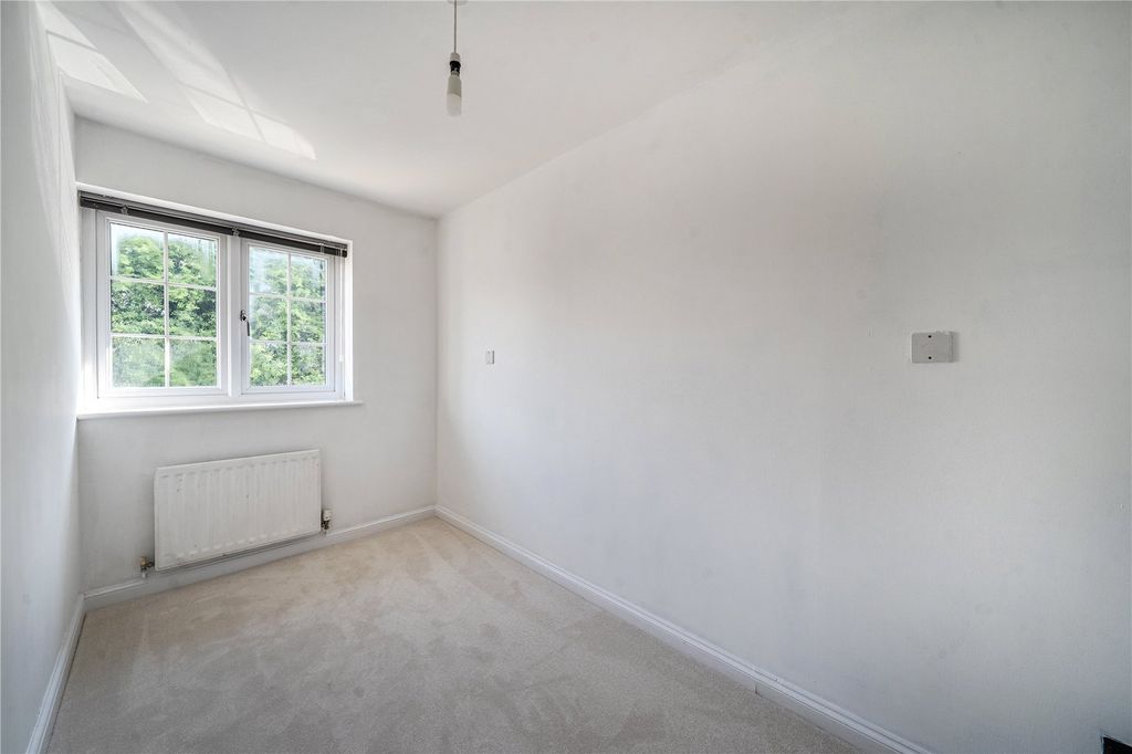 Additional image 15 of 5 bed link detached house for saleLower Canes, Yateley, Hampshire GU46