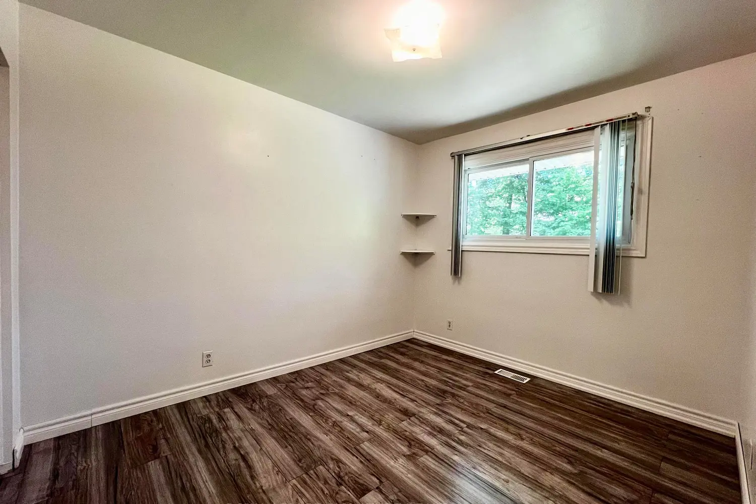 Additional image 7 of 194 Cedarbrae Avenue