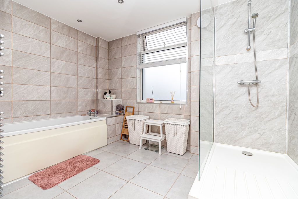 Additional image 10 of 4 bed town house for saleHester Road, Southsea PO4