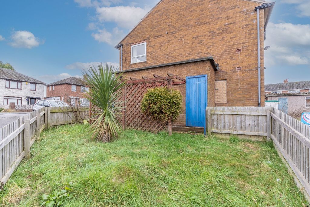 2 bed flat for saleCopperbeech Road, Ketley, Telford, Shropshire TF1 photo 4