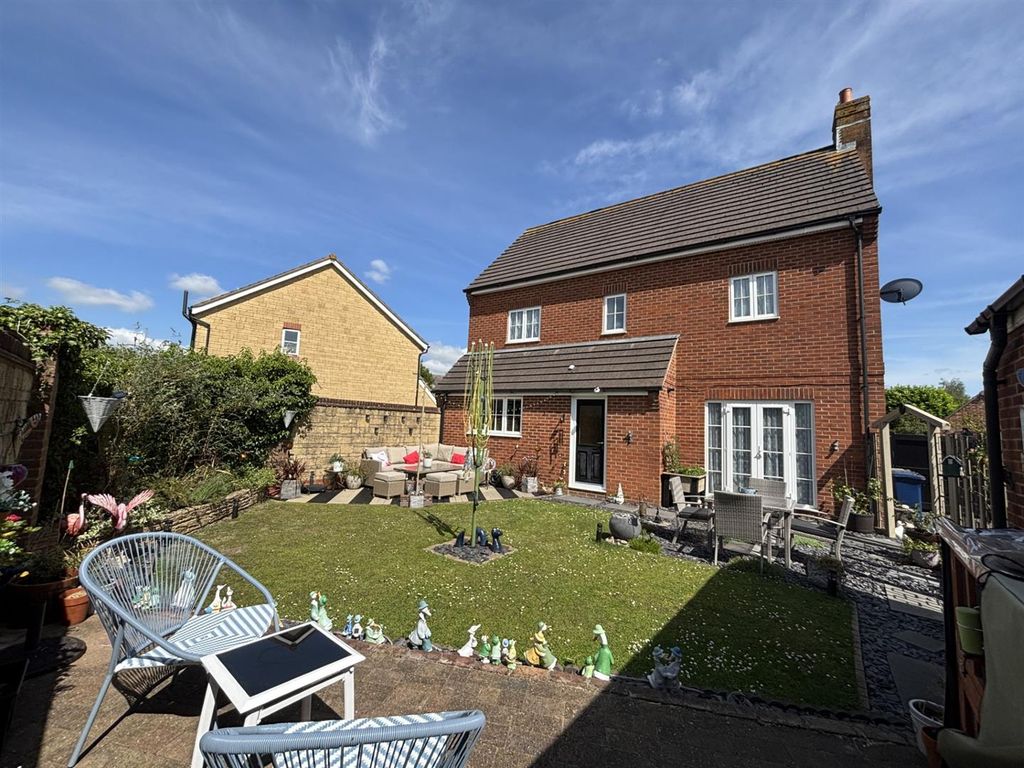 Additional image 2 of 4 bed detached house for saleHine Close, Gillingham SP8