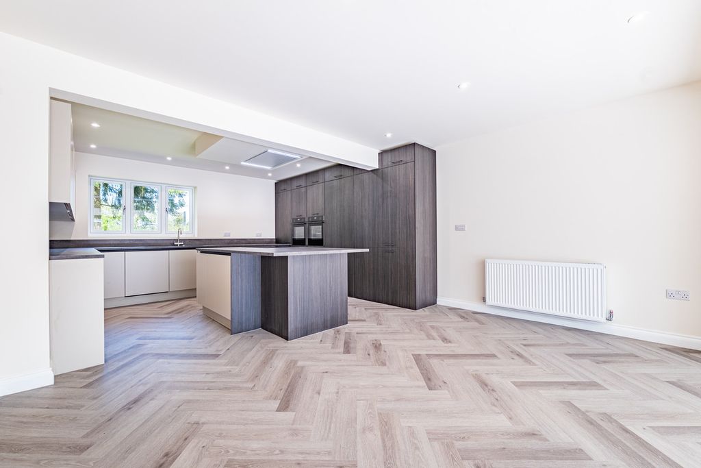 Additional image 9 of 4 bed detached bungalow for saleHorncastle Road, Woodhall Spa, Lincolnshire LN10
