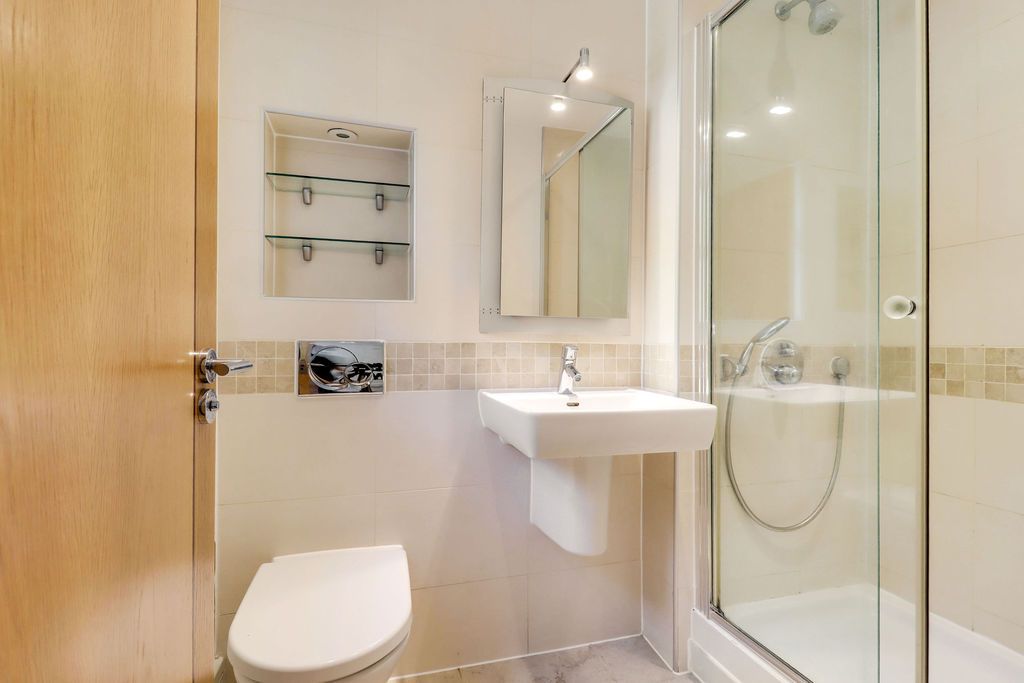Additional image 10 of 2 bed flat for saleLondon Road, Windlesham GU20