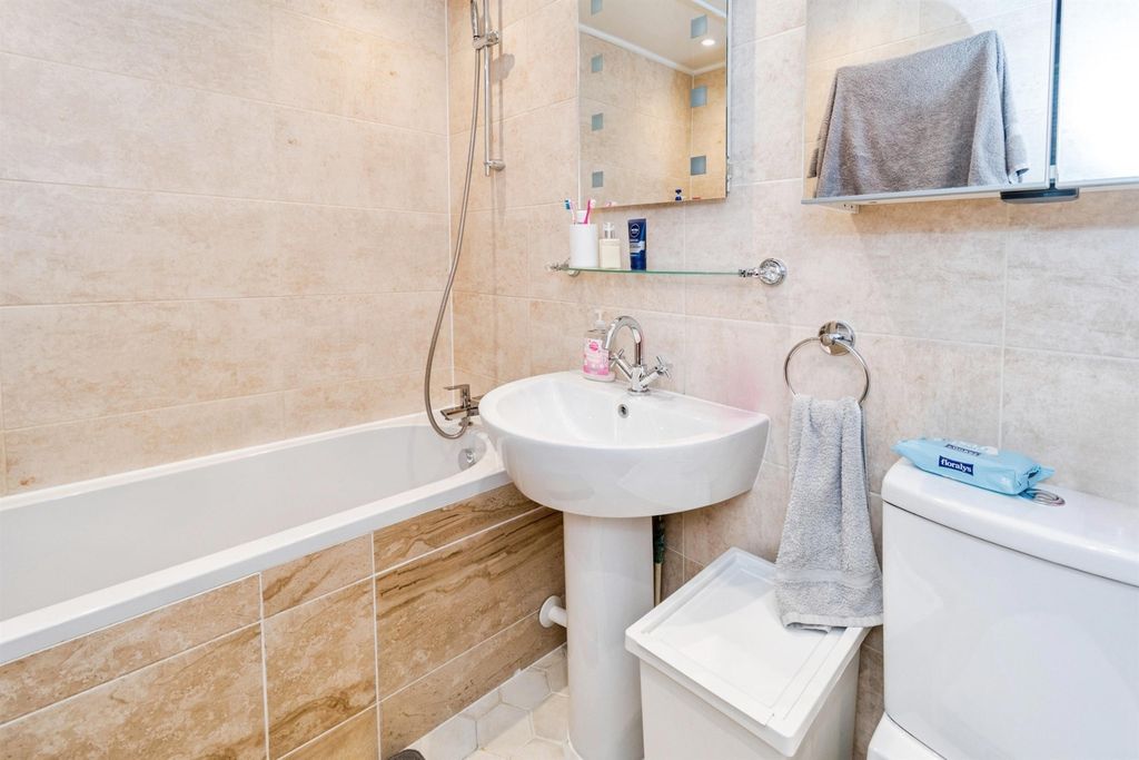 Additional image 17 of 4 bed terraced house for saleBrook Valley, Southampton SO16