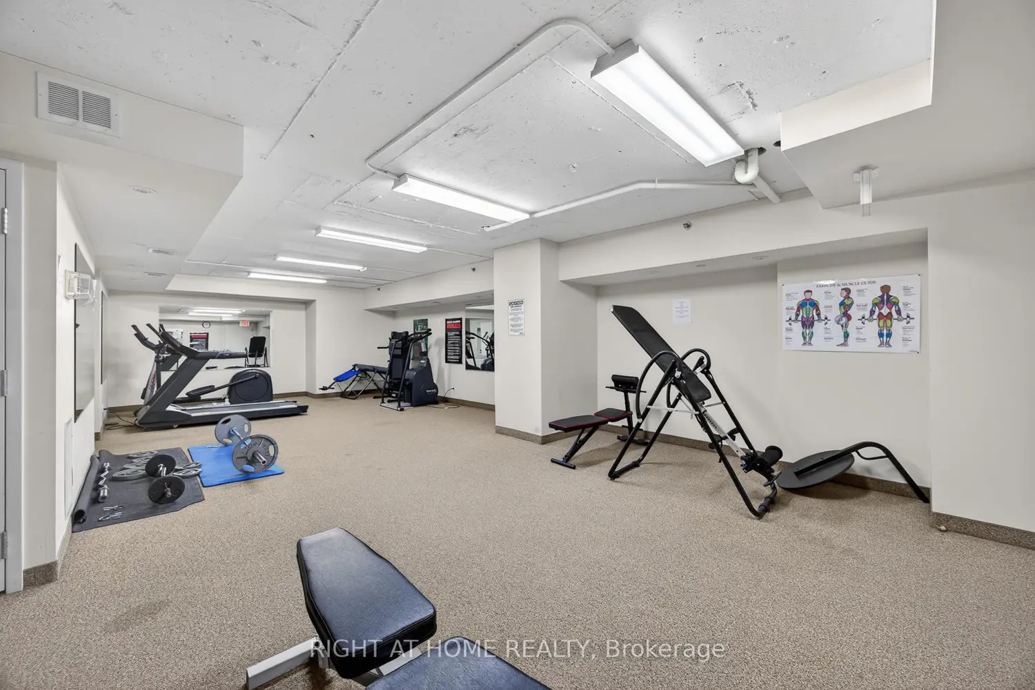 Additional image 17 of 44 Bond Street 518