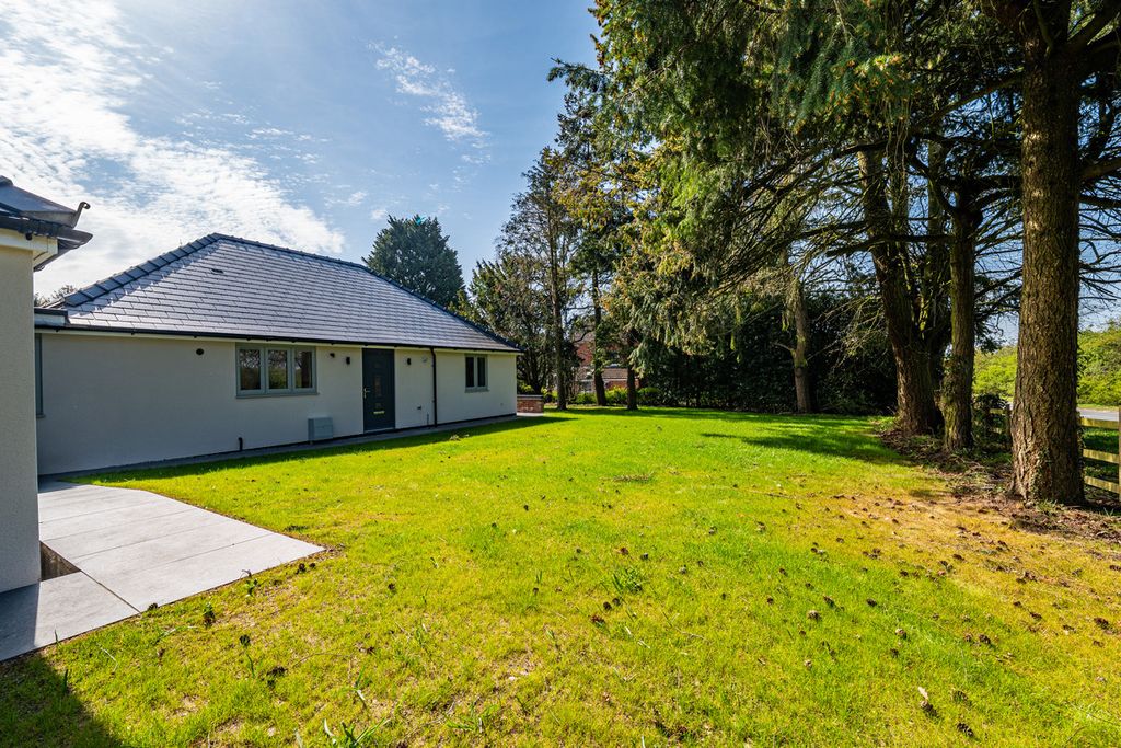 Additional image 18 of 4 bed detached bungalow for saleHorncastle Road, Woodhall Spa, Lincolnshire LN10