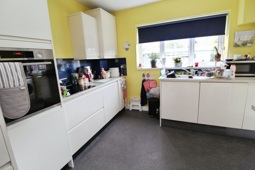 Additional image 3 of 3 bed semi-detached house for saleWesley Mount, Crawcrook, Ryton NE40