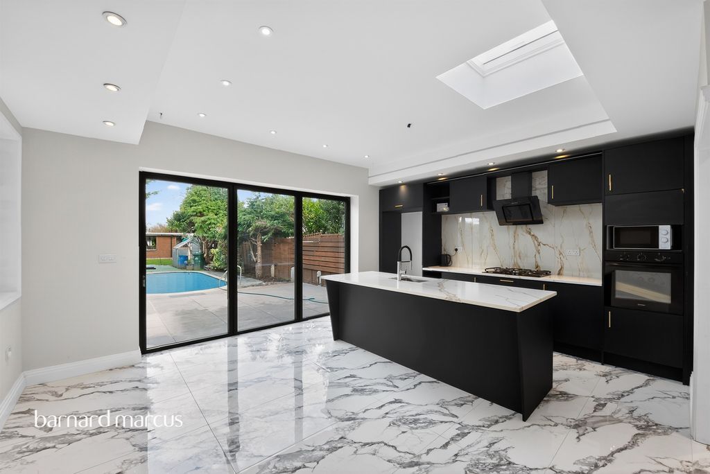 Additional image 2 of 5 bed detached house for saleFeltham Hill Road, Ashford TW15