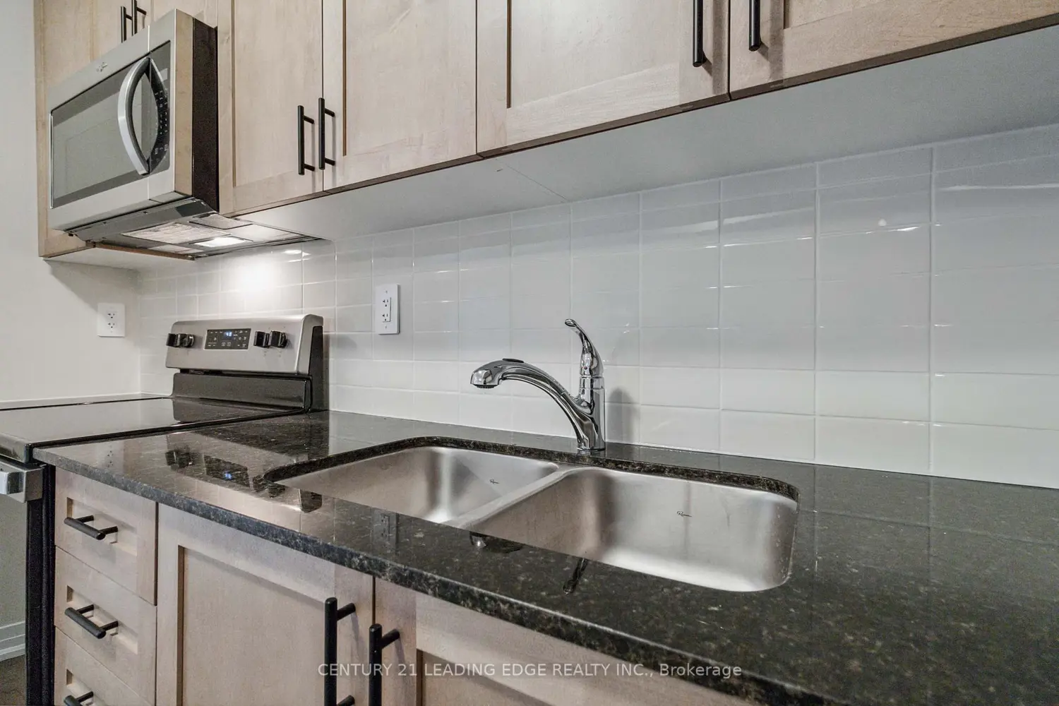 Additional image 11 of 1569 Rose Way 128