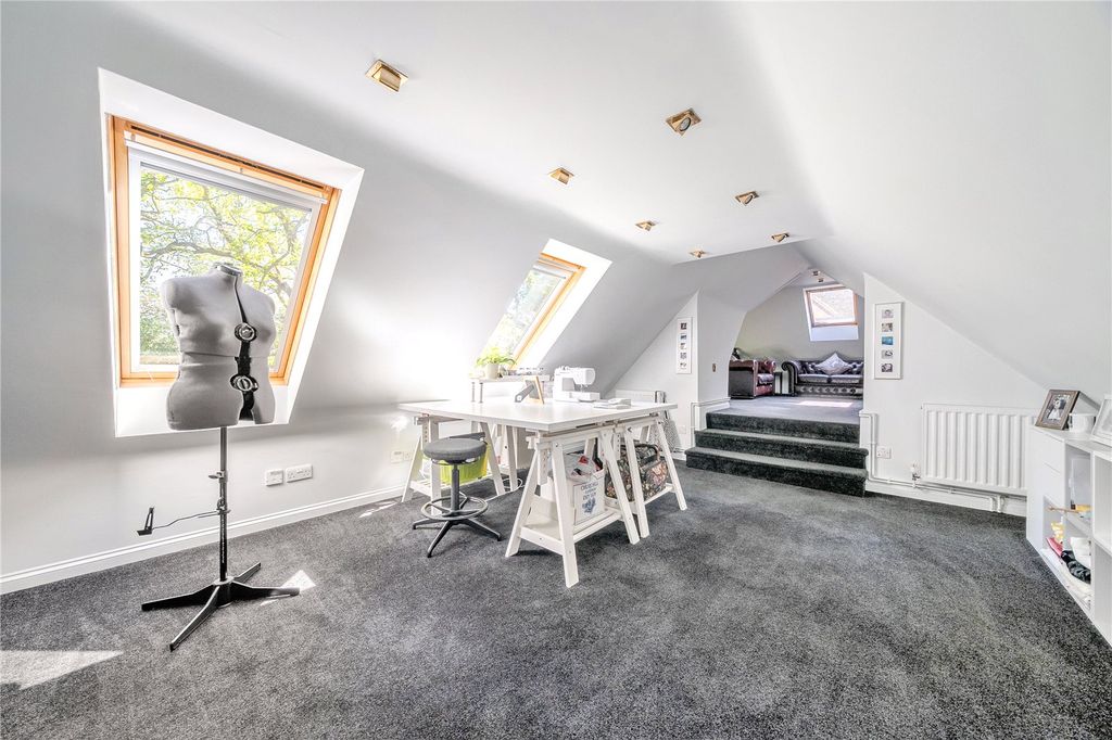 Additional image 13 of 5 bed detached house for saleRoundabout Lane, Winnersh, Wokingham RG41