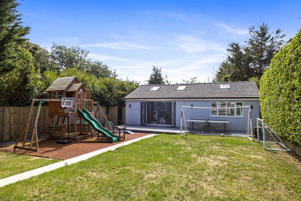 Additional image 27 of 5 bed detached house for saleMill Lane, Worthing BN13