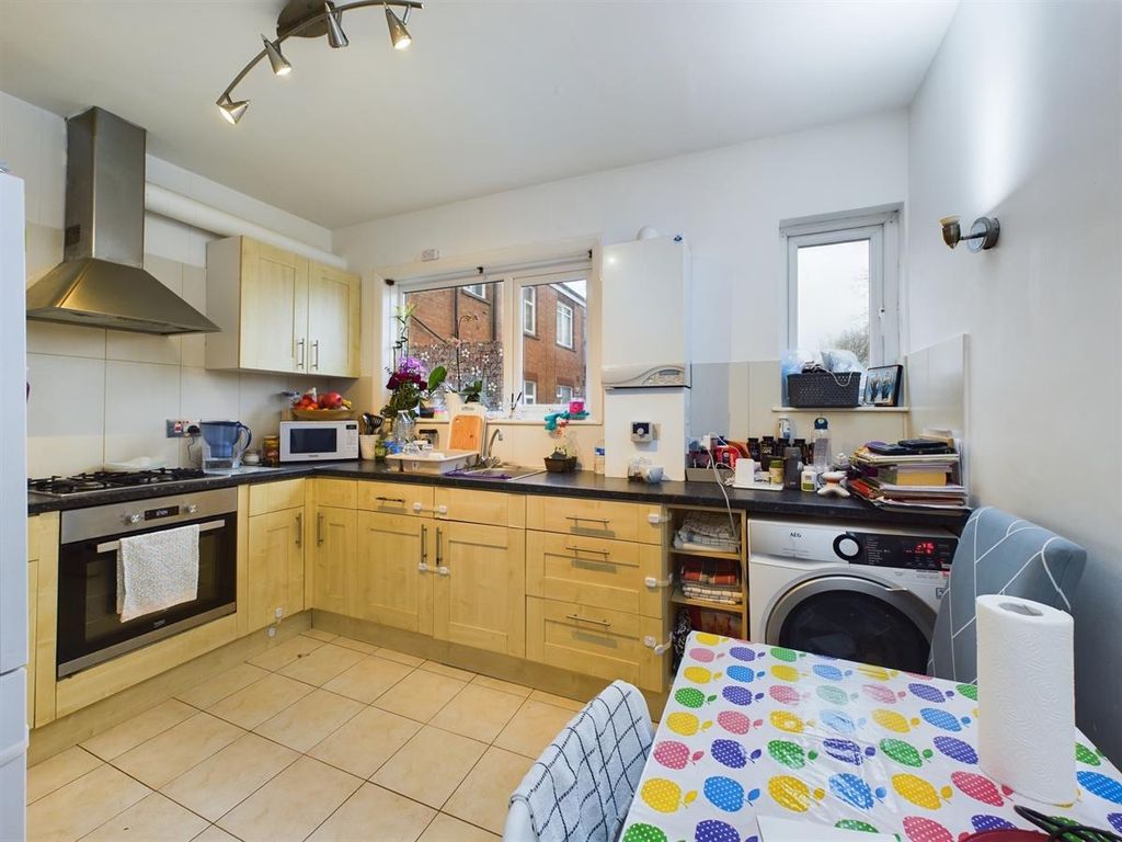 Additional image 9 of 2 bed flat for salePark Royal, Northern Parade, Portsmouth PO2